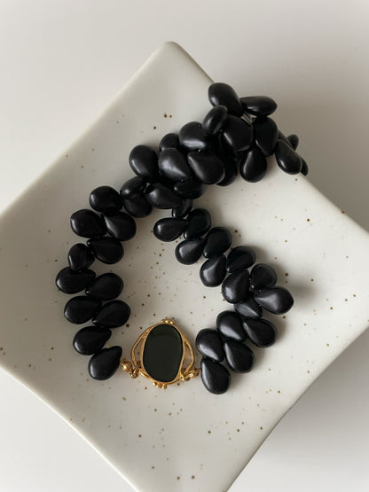 Noir Stone Necklace