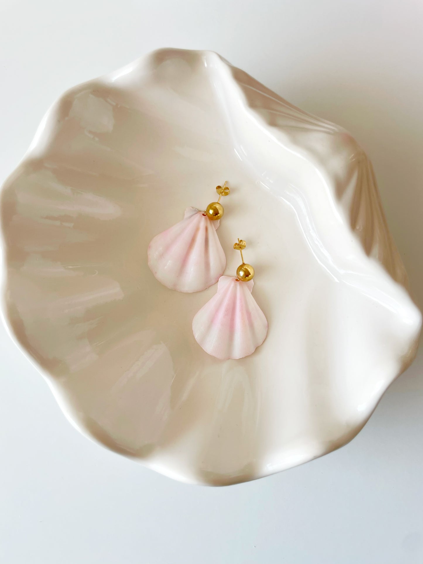 Rosé Shell Earrings
