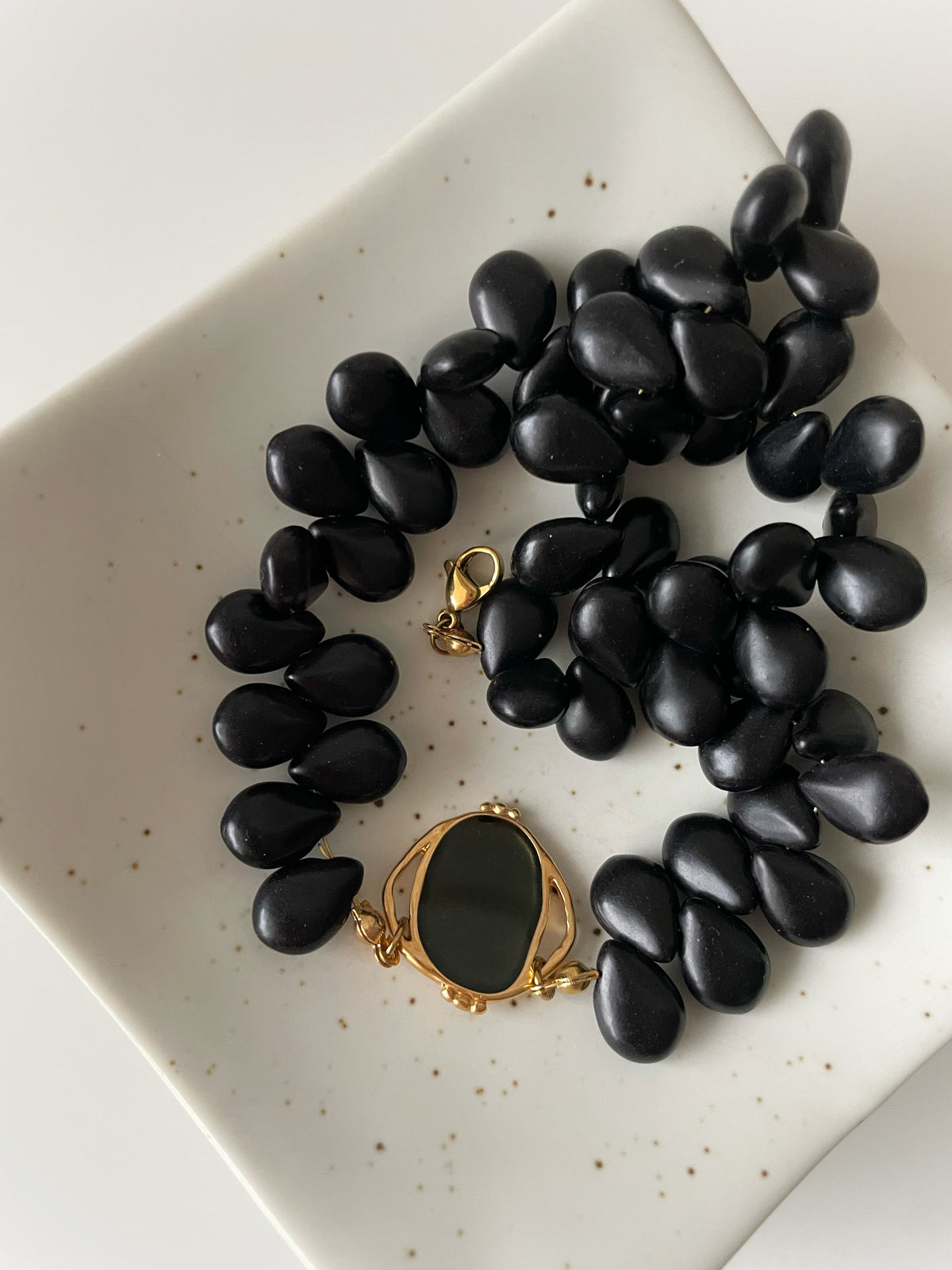 Noir Stone Necklace