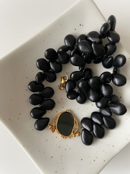 Noir Stone Necklace