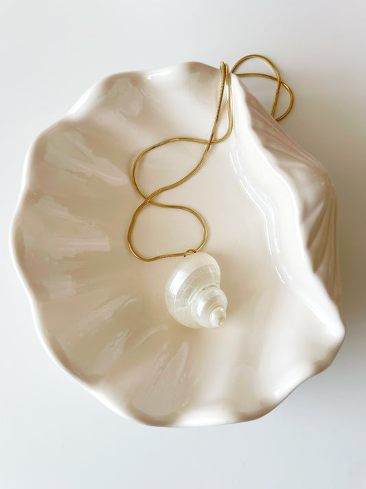 Pearl Shella Necklace