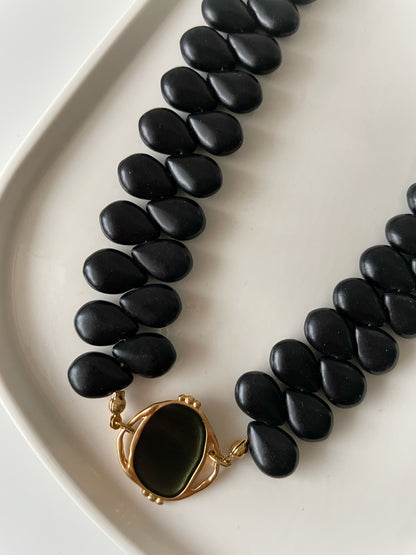 Noir Stone Necklace