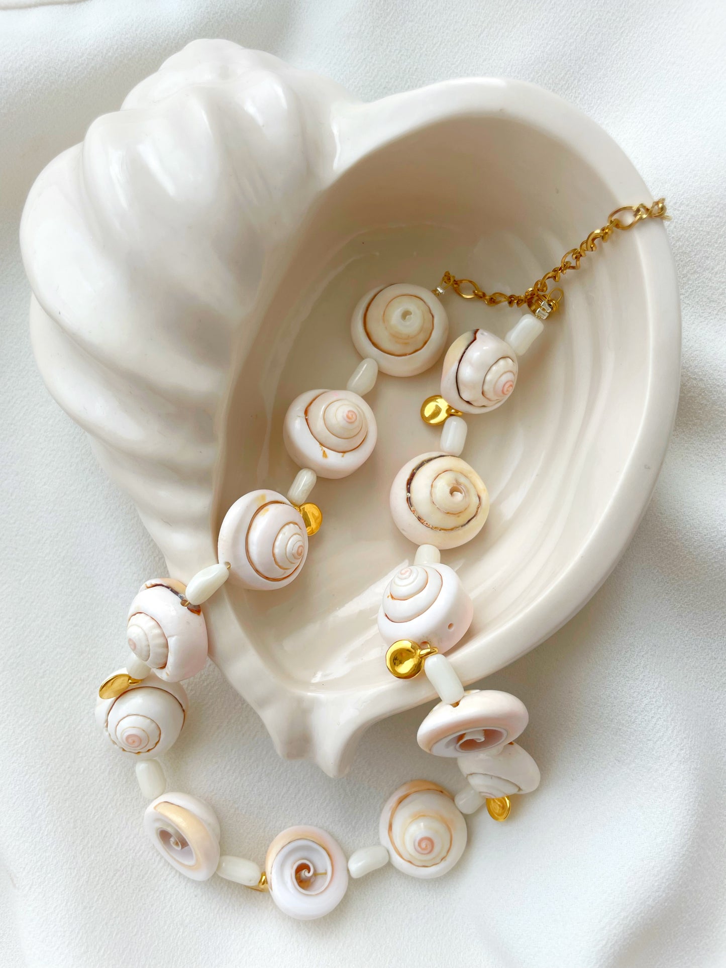 Shell Whirl Νecklace