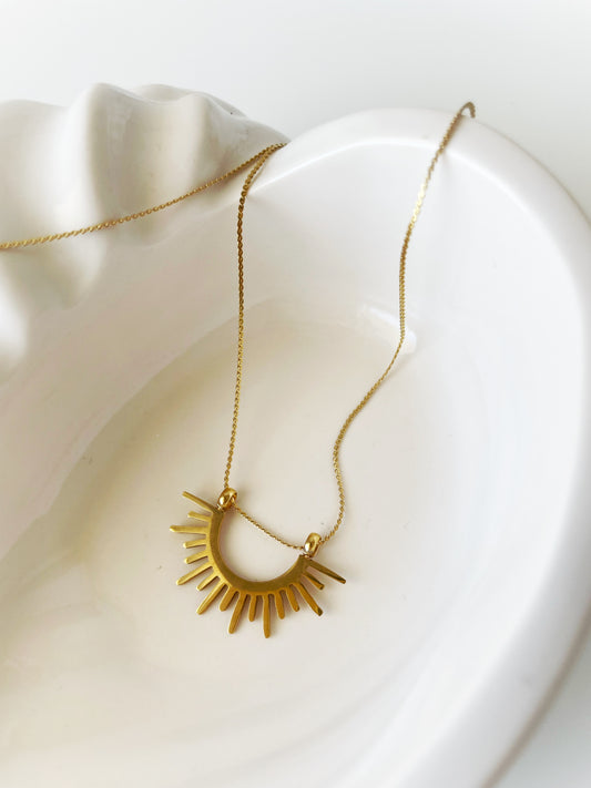 Elira Necklace