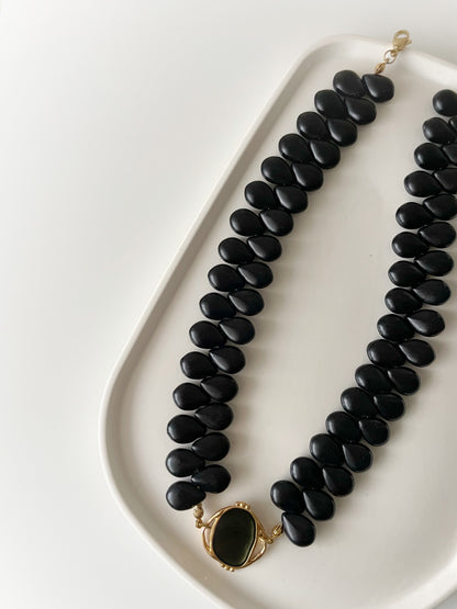 Noir Stone Necklace