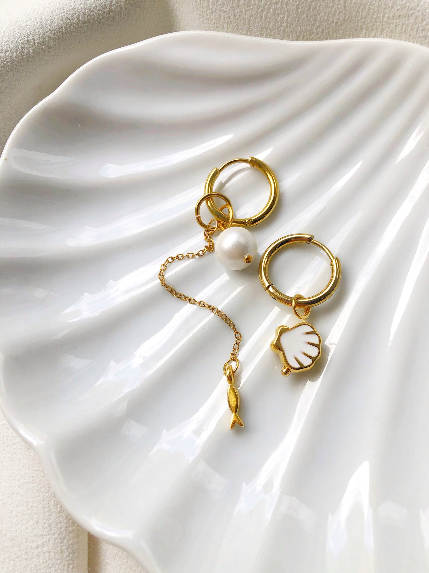 Pearl Tide Hoops