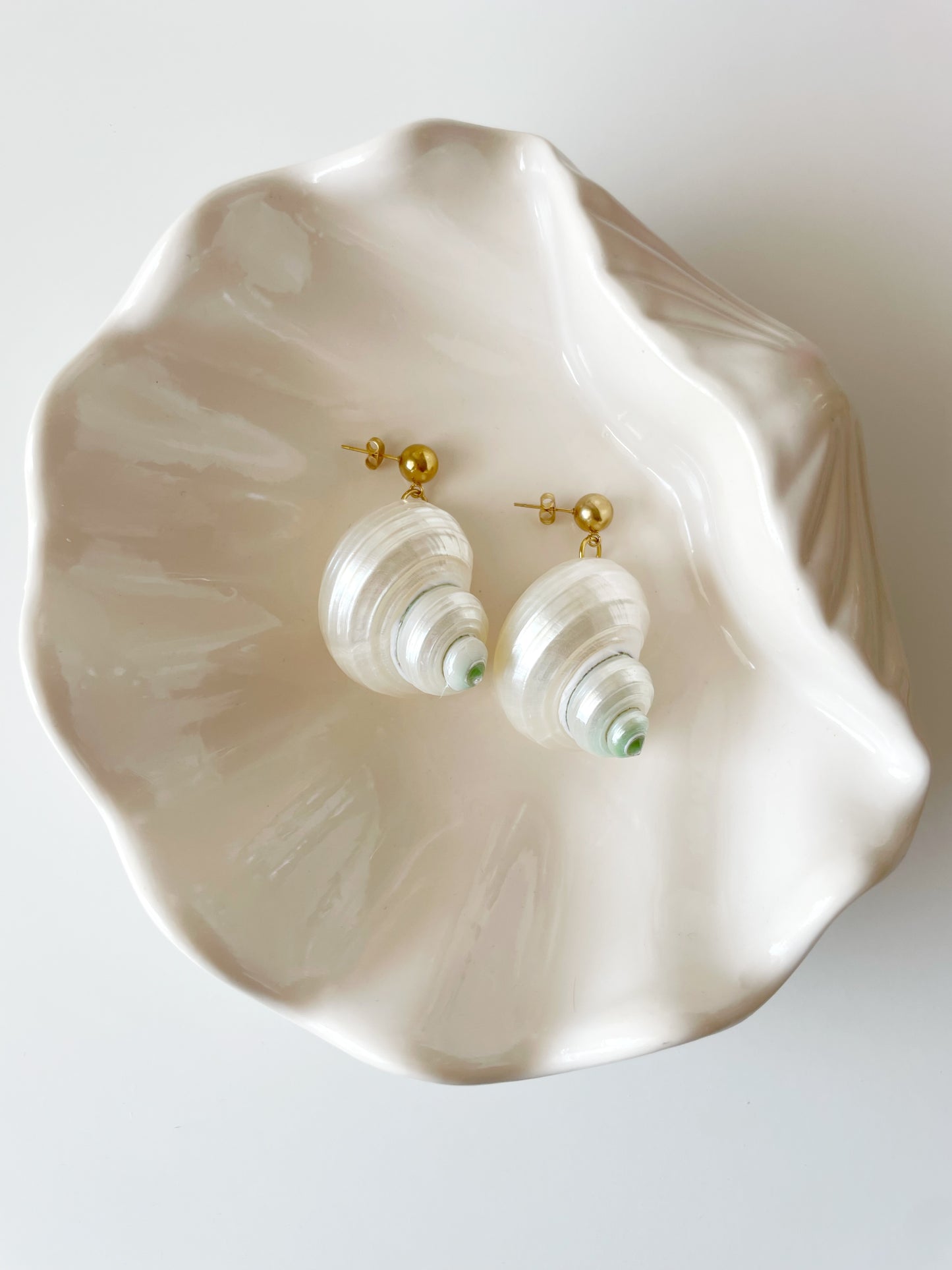 Pearl Shella Earrings